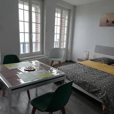 Апартаменты Face A La Мер-ле-Бен